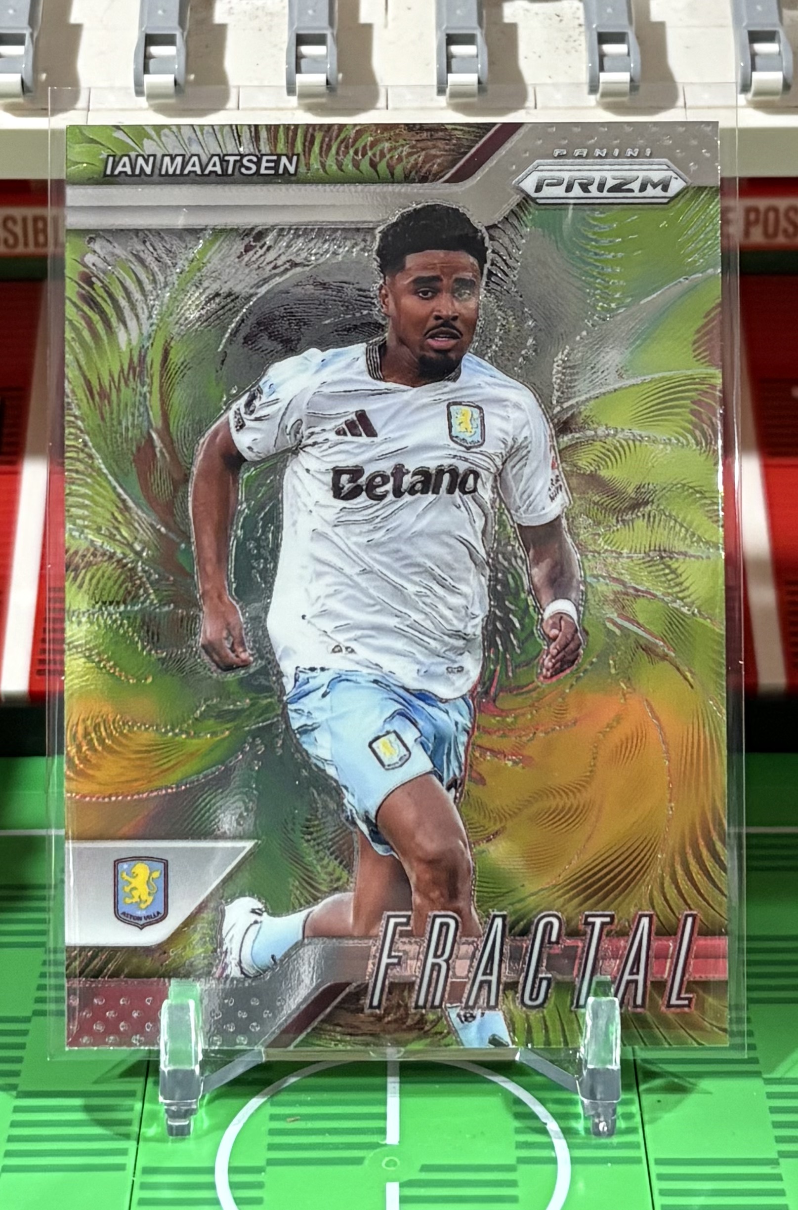 ian maatsen 2025 panini prizm premier league fractal card